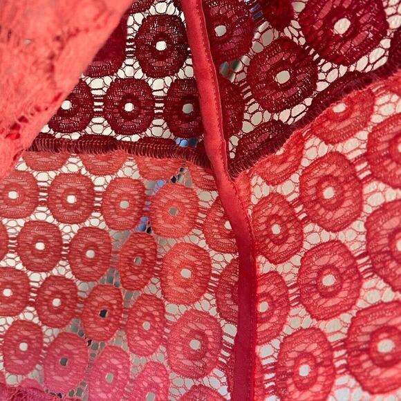 Tommy Bahama Women's Size S Crochet Lace Top Stretch Pullover Coverup - Picture 9 of 10